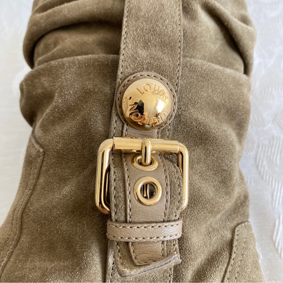 LOUIS VUITTON beige Suede Boots - Picture 5 of 12